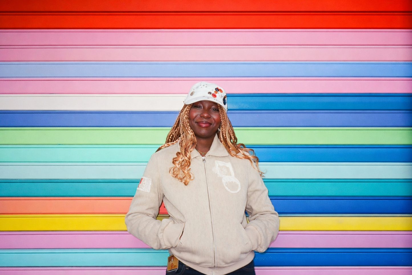 TRUCKER CAP WITH BUTTONS