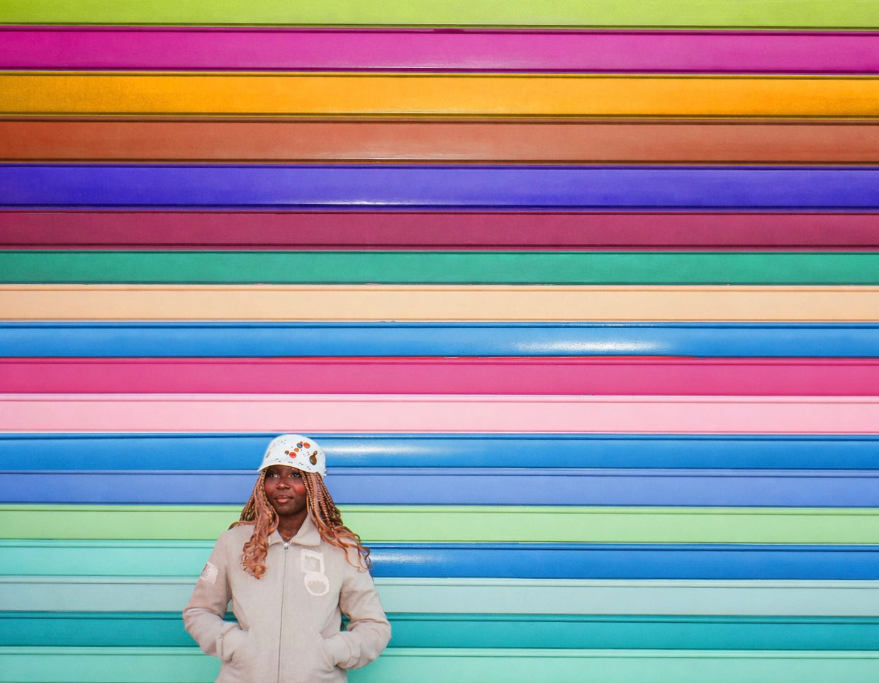 TRUCKER CAP WITH BUTTONS